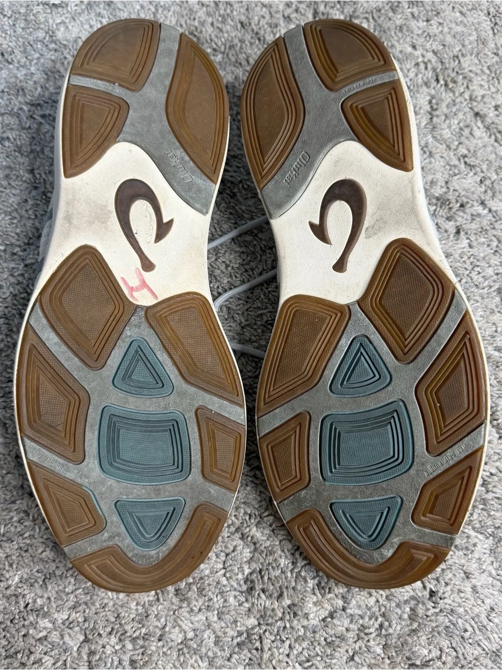 Olukai Men's Mio Li Casual Sneakers 10 gray tennis shoe everyday athletic